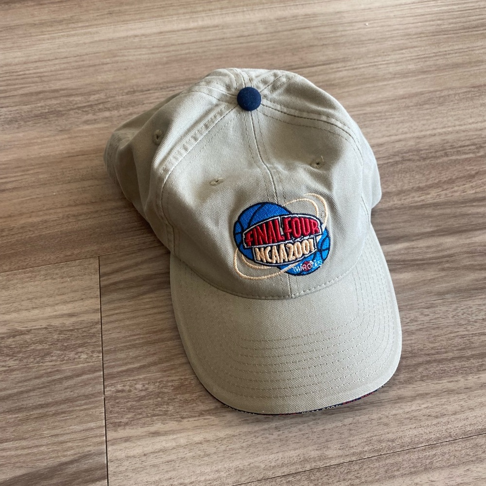 Men’s basketball NCAA final four hat 2001